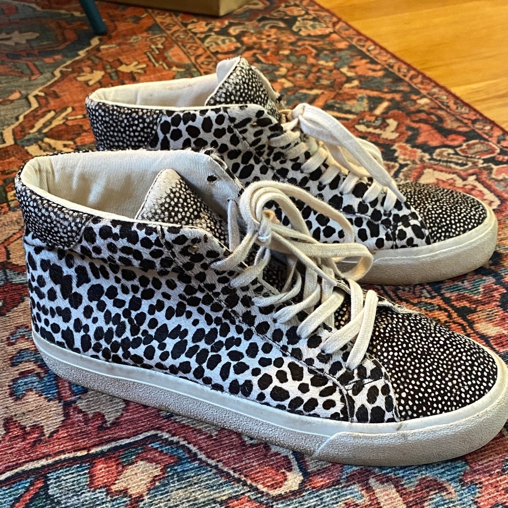 Leopard Print High-Top Sneakers - Picture 5 of 6
